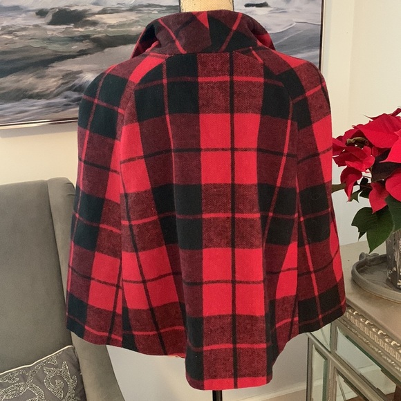 JACK BB Dakota Plaid Tartan Wool blend Cape Rare S 6 Holiday Red Black - Picture 8 of 11